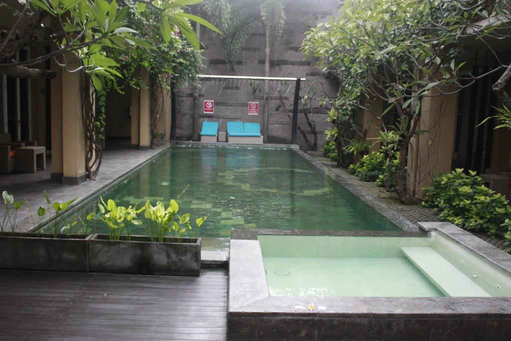 Hotel 100 Sunset Boutique Kuta Lombok Exterior foto