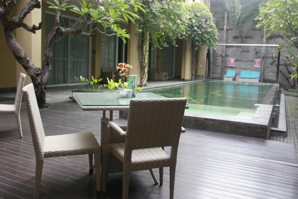 Hotel 100 Sunset Boutique Kuta Lombok Exterior foto