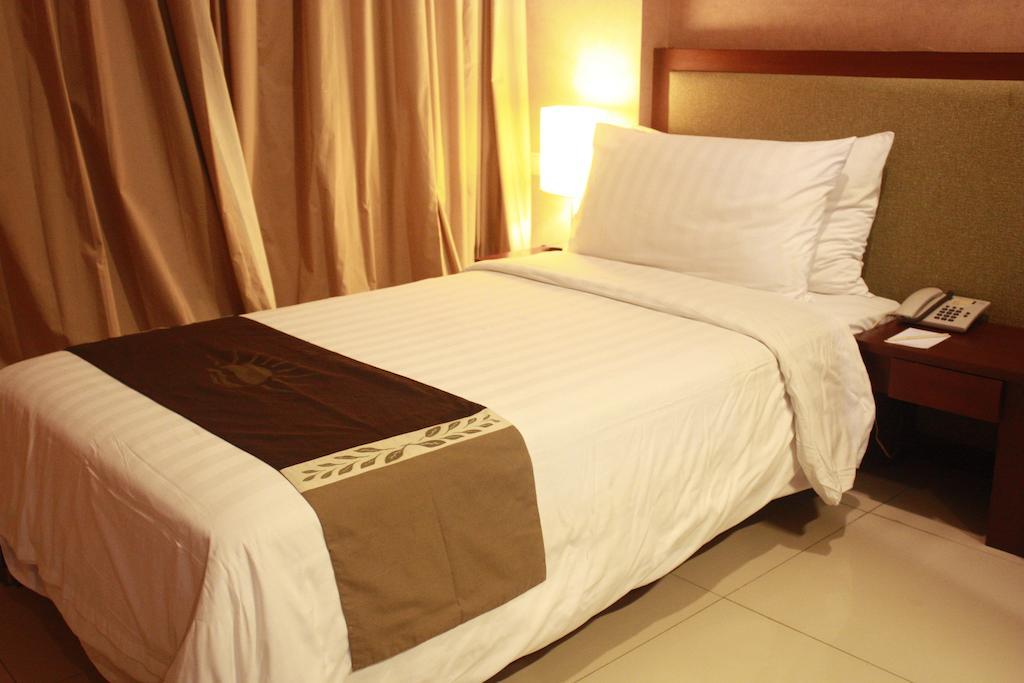 Hotel 100 Sunset Boutique Kuta Lombok Exterior foto