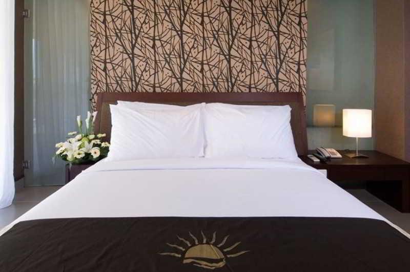 Hotel 100 Sunset Boutique Kuta Lombok Exterior foto