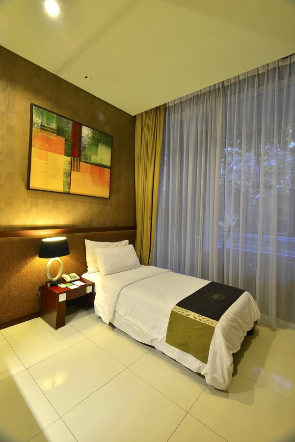Hotel 100 Sunset Boutique Kuta Lombok Exterior foto