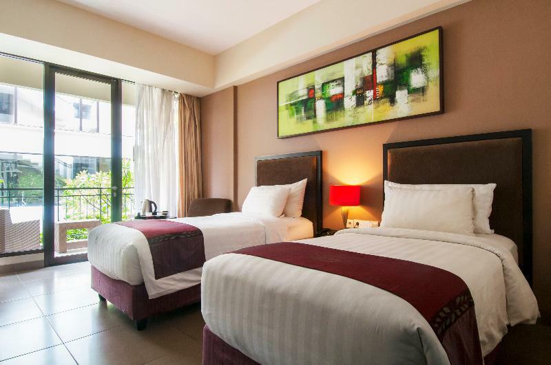 Hotel 100 Sunset Boutique Kuta Lombok Exterior foto